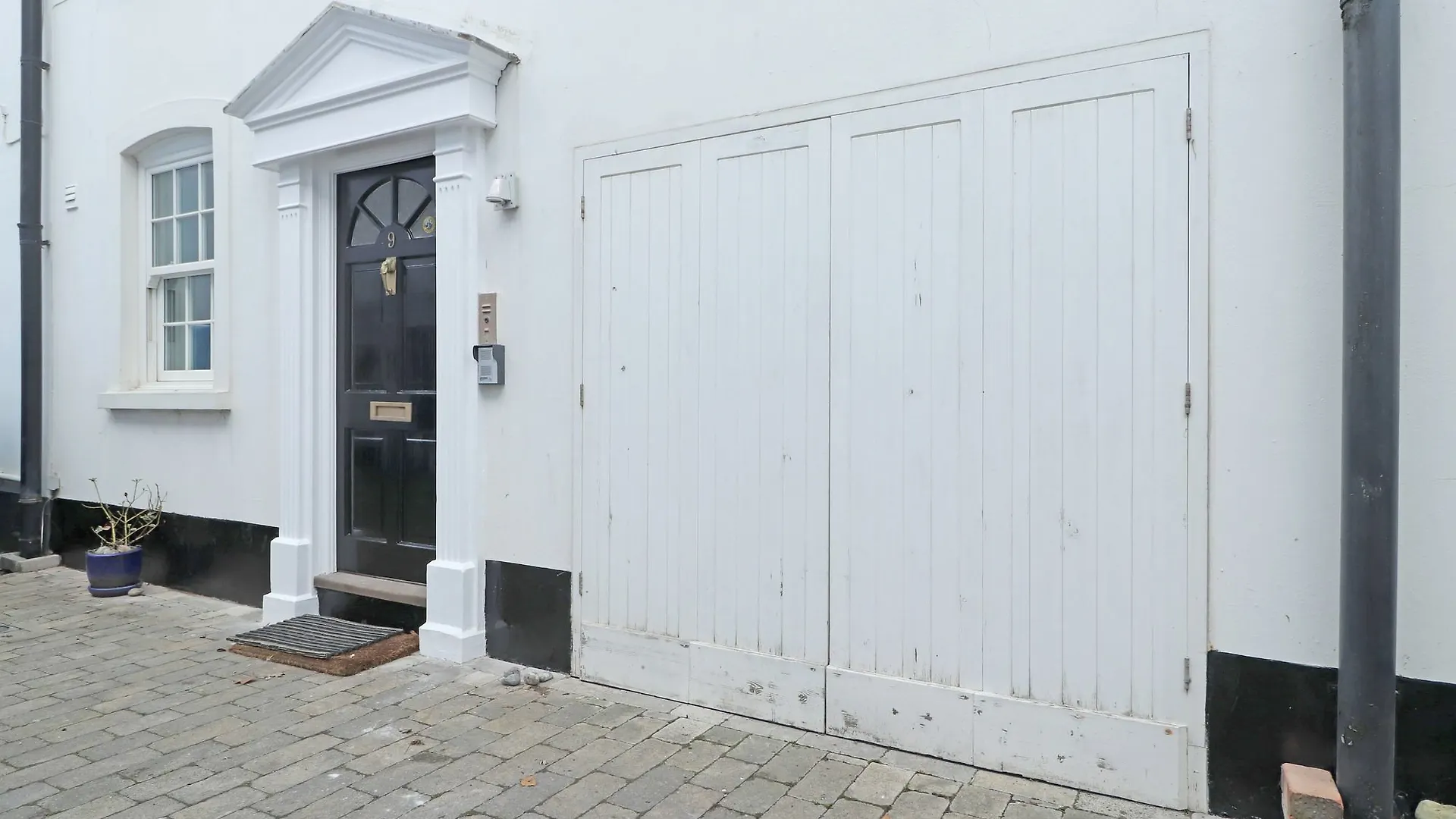 Brighton Getaways - Pebble Mews Apartment 0*,  United Kingdom