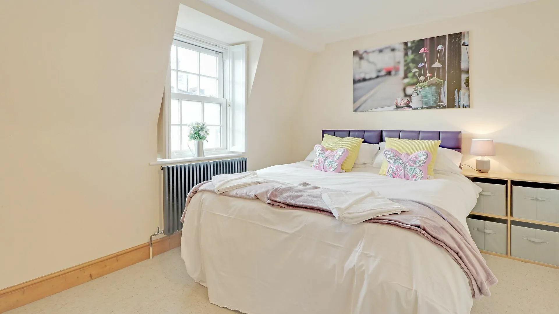 Brighton Getaways - Pebble Mews contacts